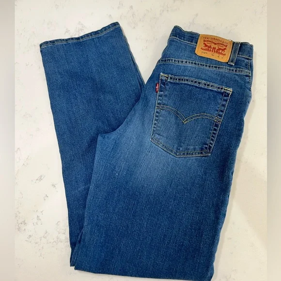 Levi's Classic Straight Denim Jeans - Picture 1 of 12